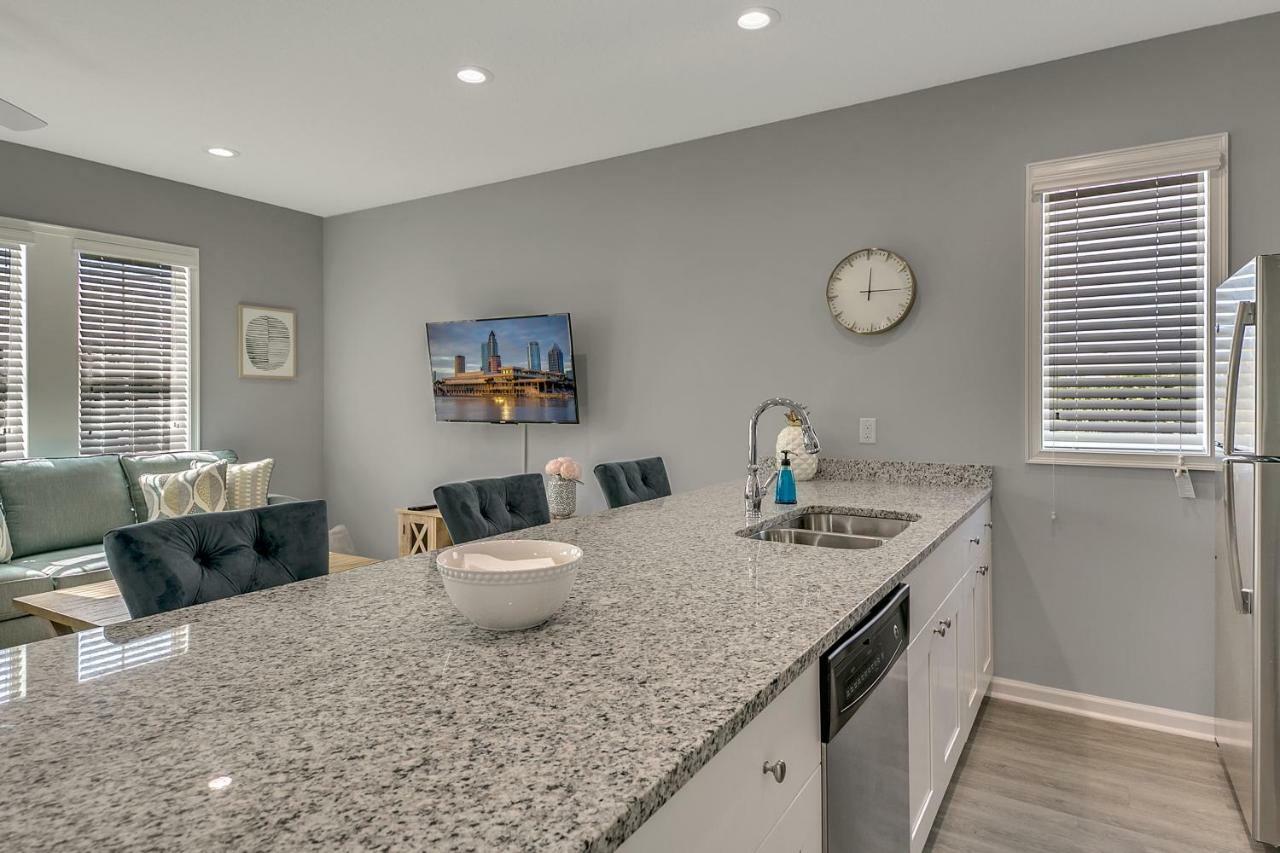 New 3/2 Duplex Minutes From Heart Of Tampa -Unit B Apartment Bagian luar foto