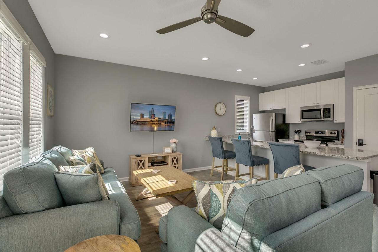 New 3/2 Duplex Minutes From Heart Of Tampa -Unit B Apartment Bagian luar foto