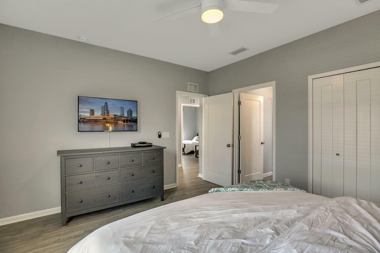 New 3/2 Duplex Minutes From Heart Of Tampa -Unit B Apartment Bagian luar foto